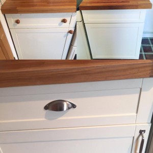 changing-kitchen-handles